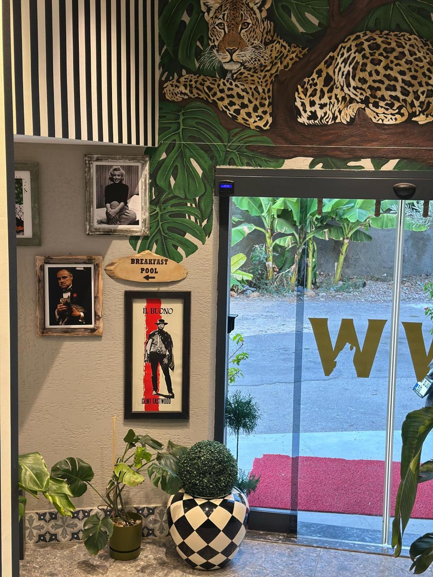 Wolf Suites Antalia Esterno foto